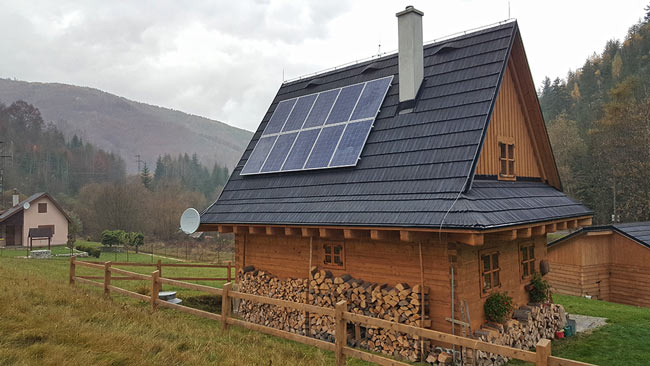 Solárne panely - solárna výroba elektriny - fotovoltika na chate